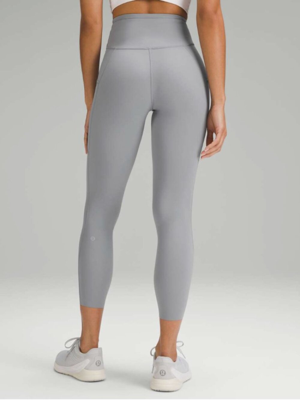 Lululemon Fast and Free High-Rise Tight 25” Pockets in Rhino Grey size 2